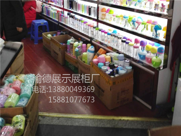 成都商场饰品展柜设计
